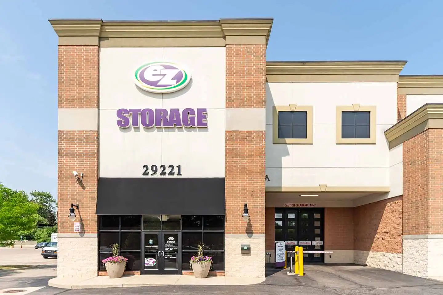 EZ Storage main entrance exterior view at  Farmingtonhill, MI